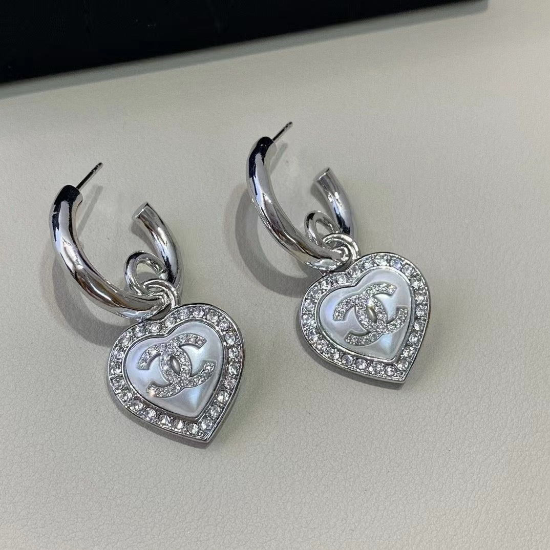 Amelia Heart earrings