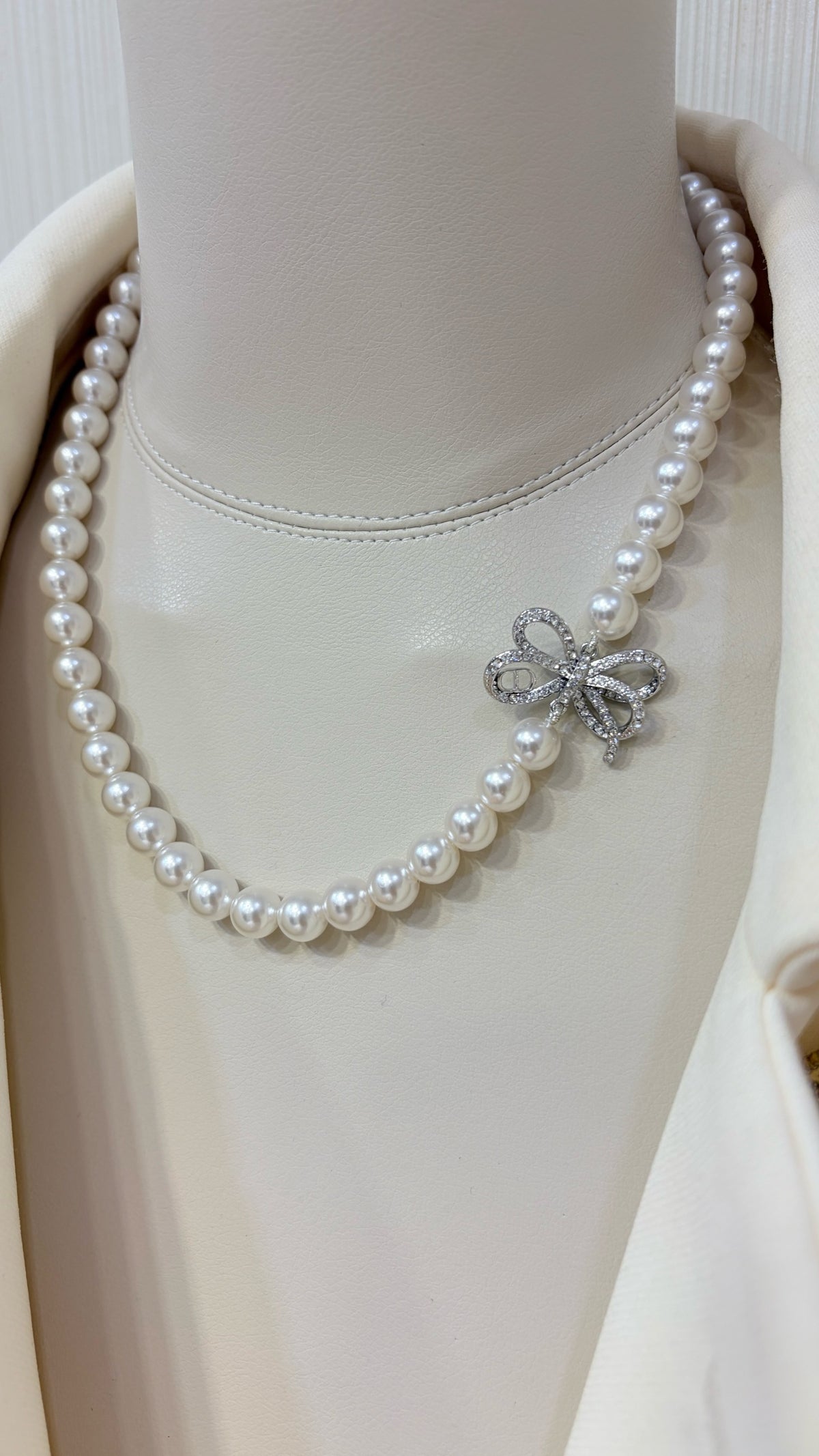 CD Pearl Bow Romance Necklace