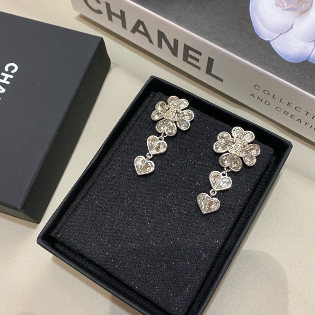 CC Love in Bloom Sparkling Earrings