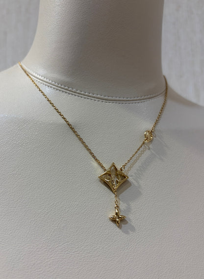 Luv golden star necklace