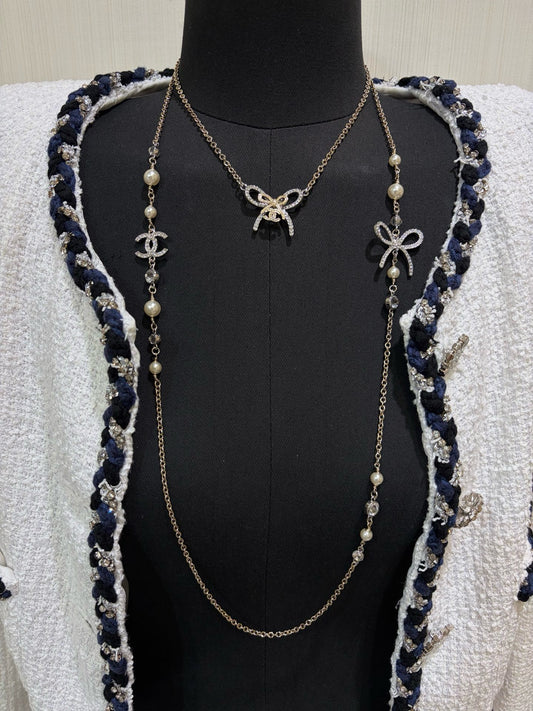 Chunky charm necklace