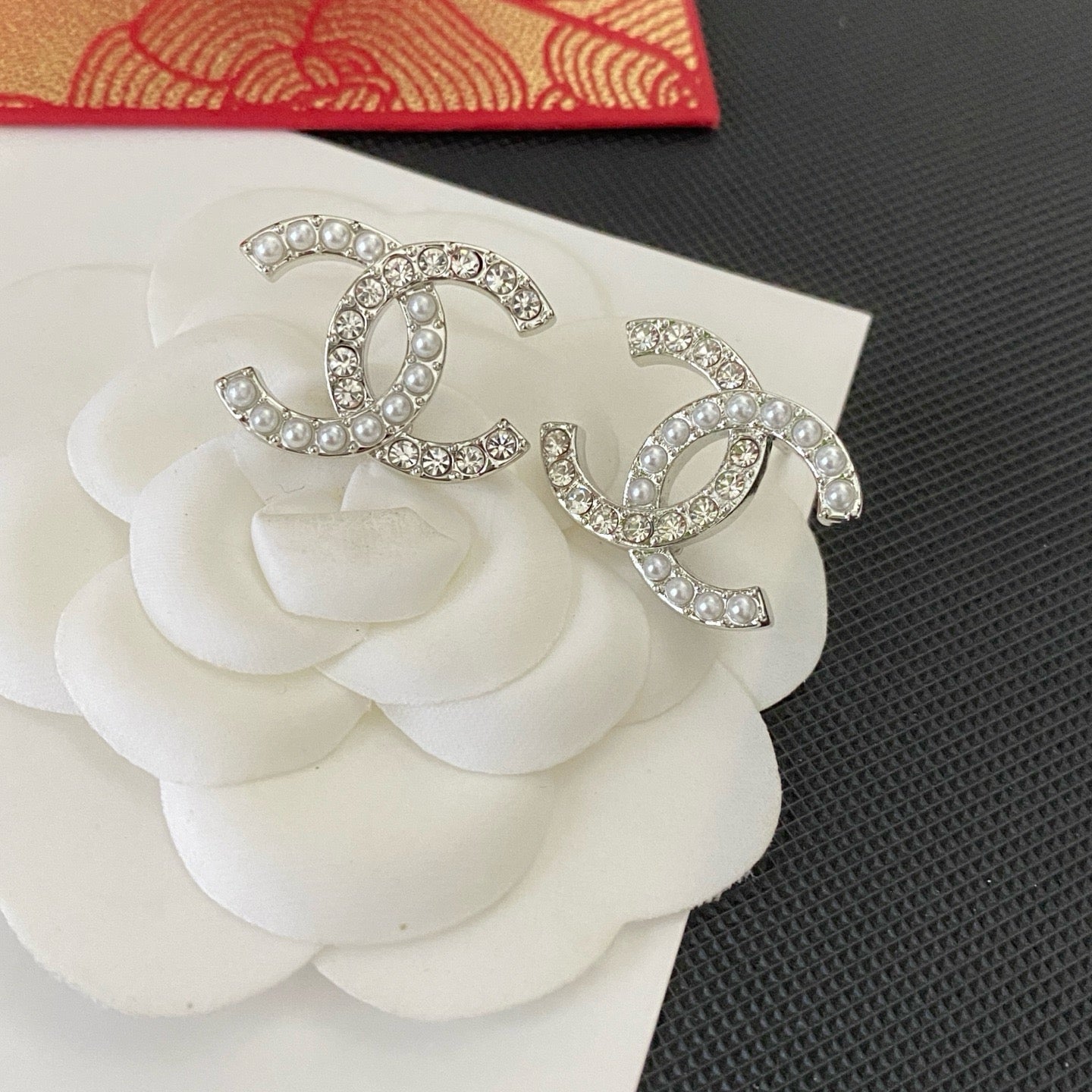 CC crystal Pearl earrings