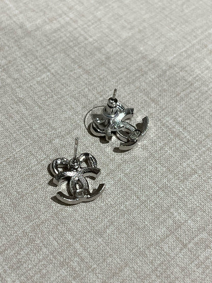 Cici bow earrings