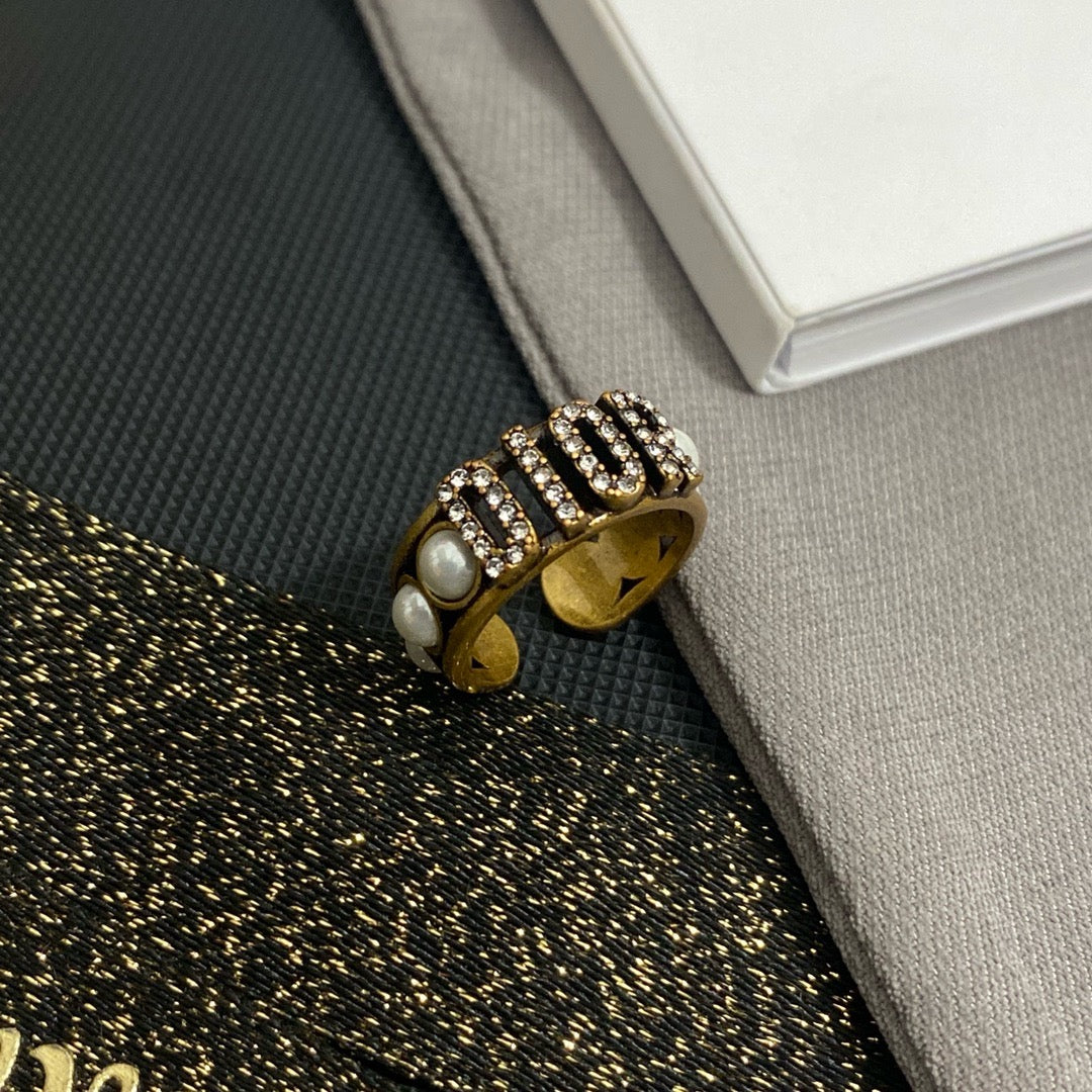 Dio pear ring