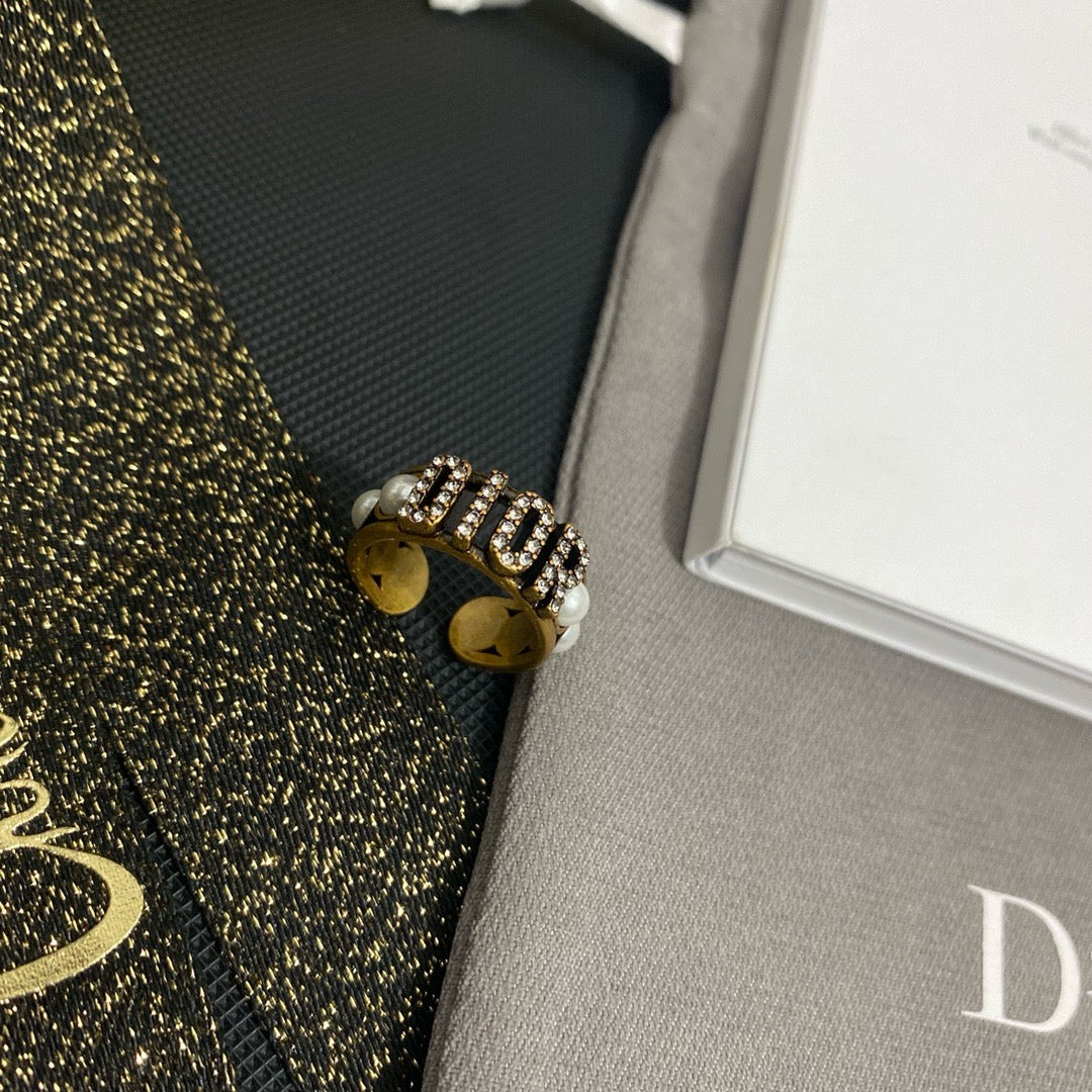 Dio pear ring