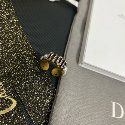 Dio pear ring