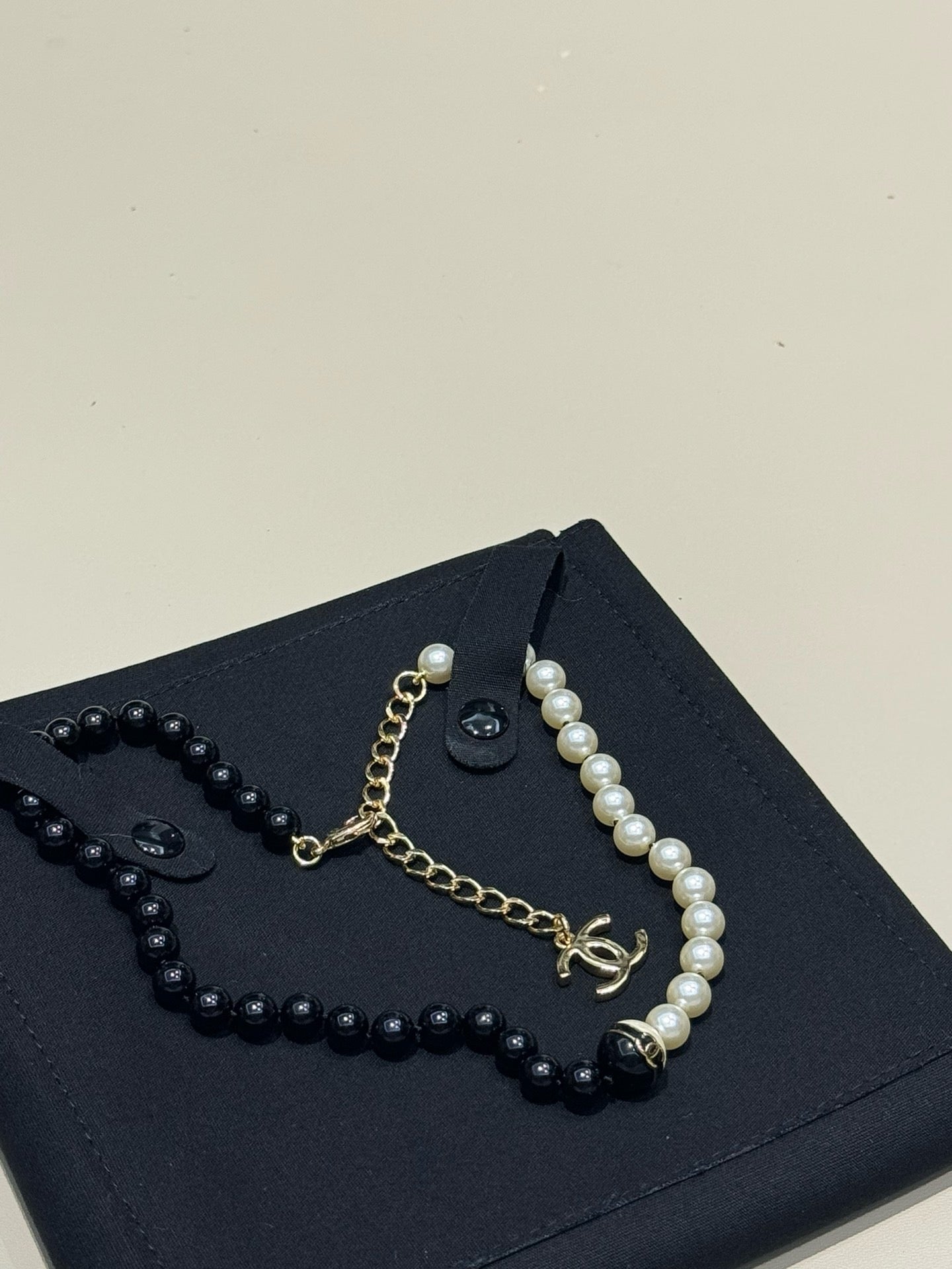 Coco b&w necklace
