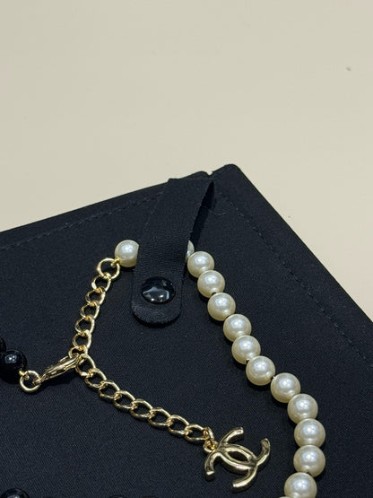 Coco b&w necklace