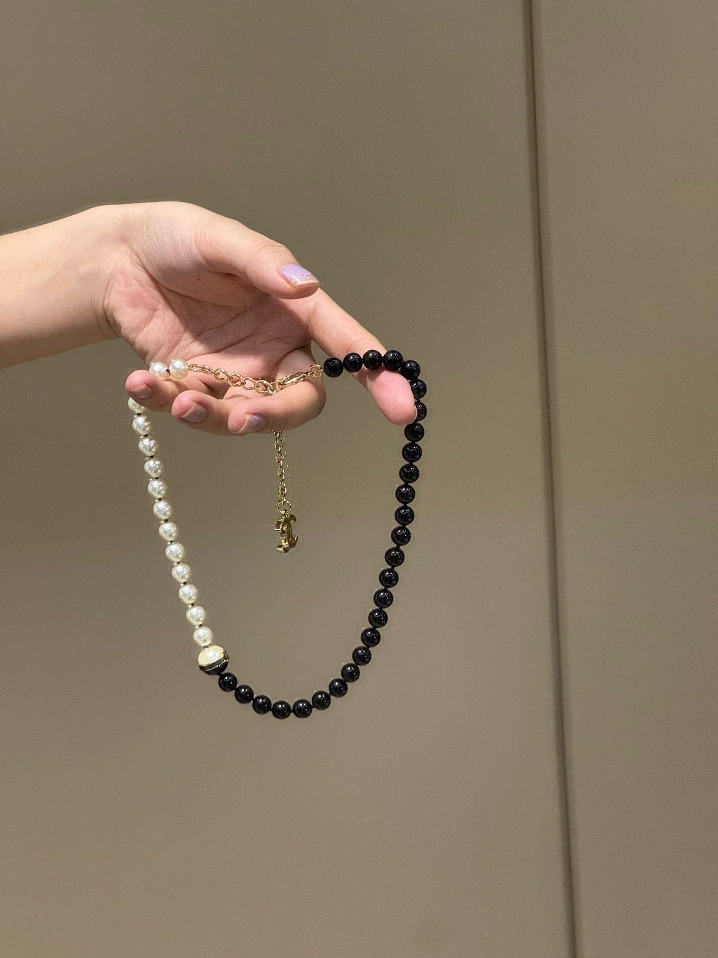 Coco b&w necklace