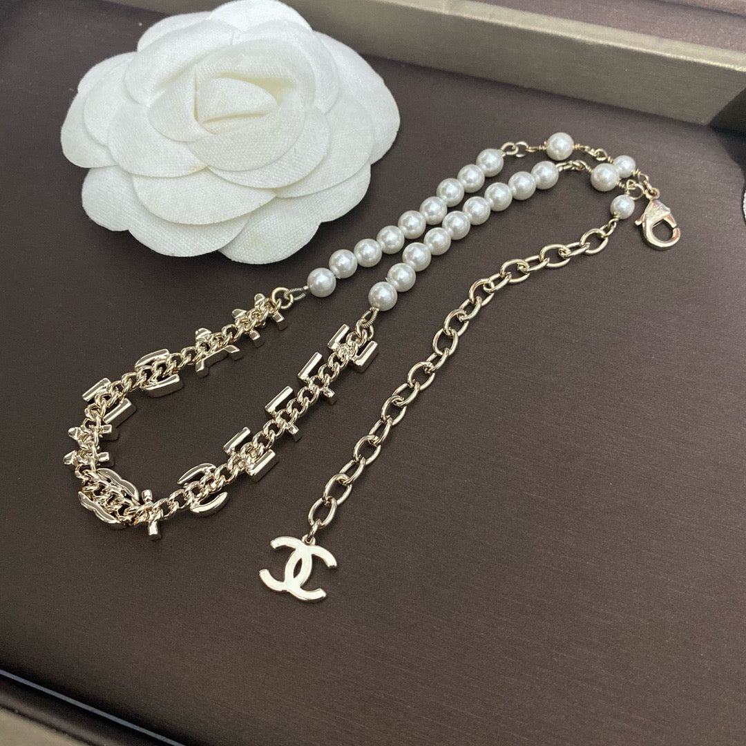 Cici letter vintage pearl necklace