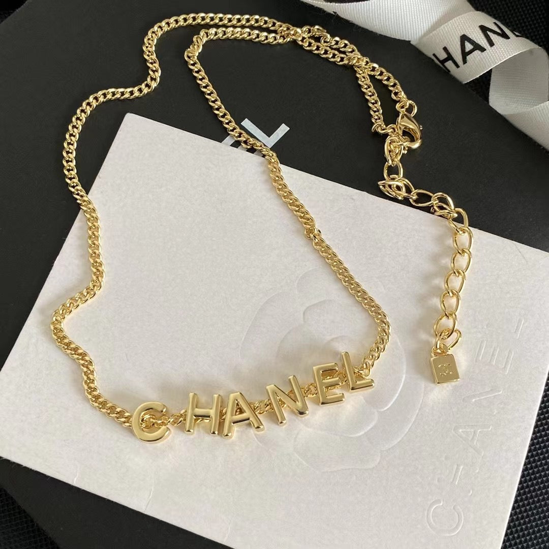 Cicy letter necklace