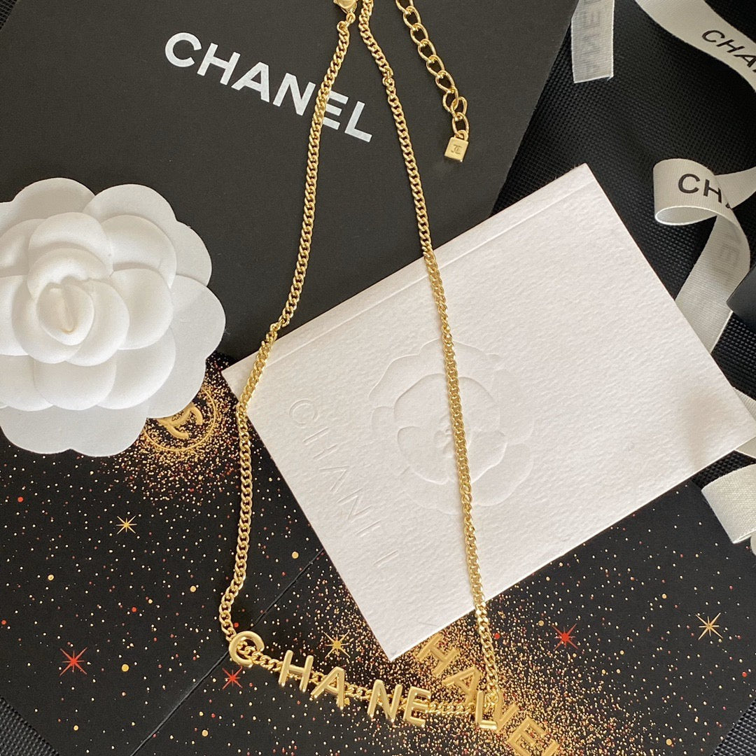 Cicy letter necklace