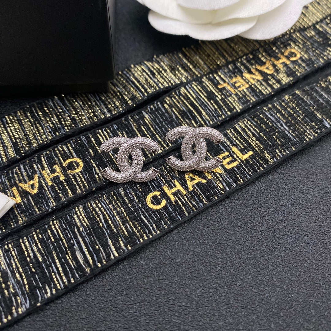 CC mini earrings