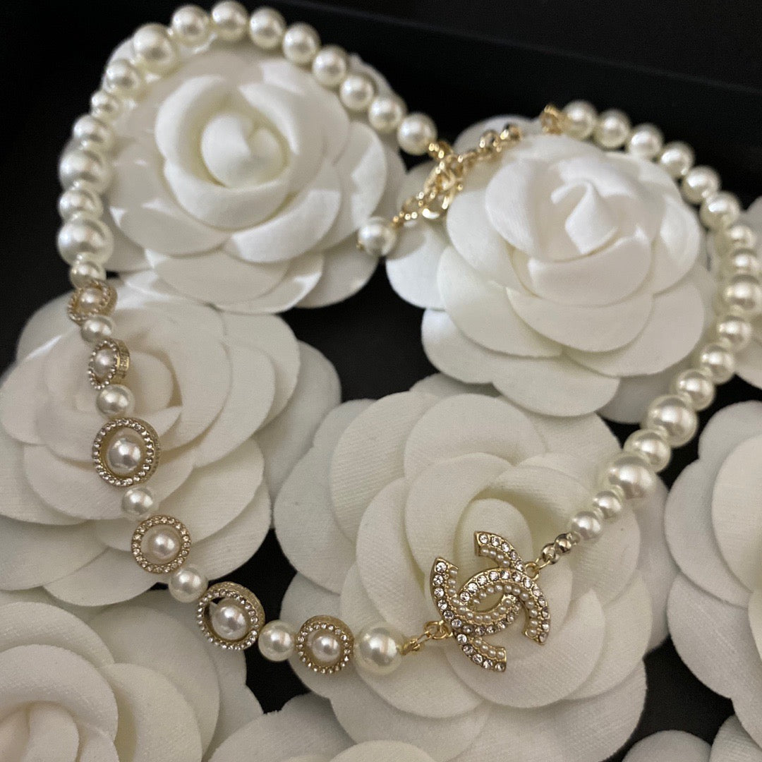 Coco pearl necklace