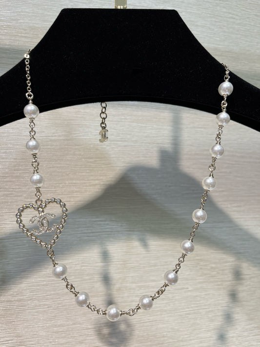 Chunky heart necklace