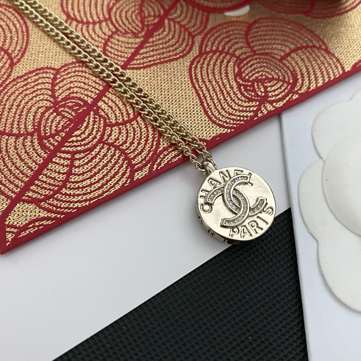 Mary gold necklace