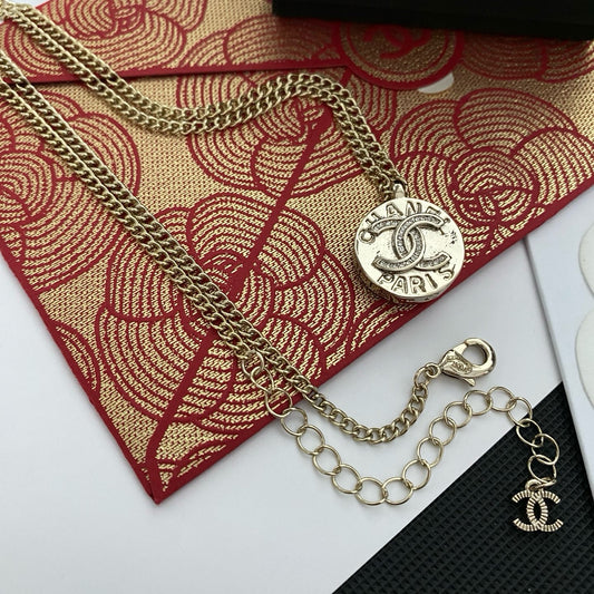 Mary gold necklace
