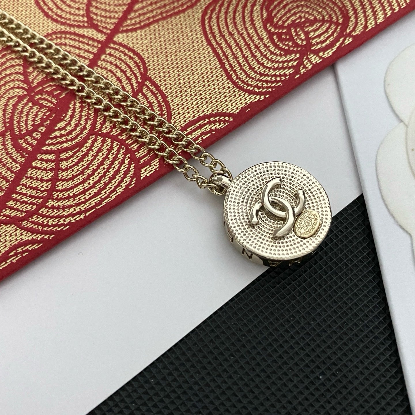 Mary gold necklace