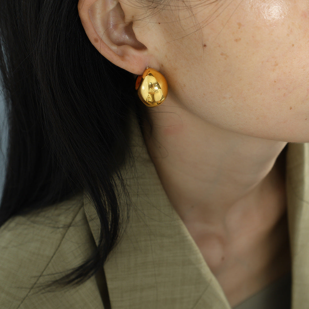 Classic moon earrings