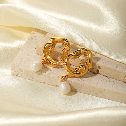 Maria Pearl earring