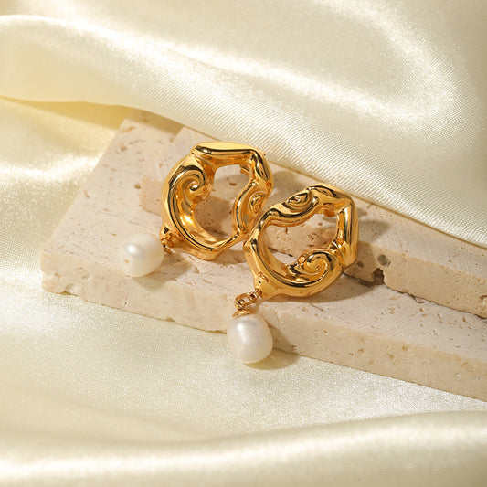Maria Pearl earring