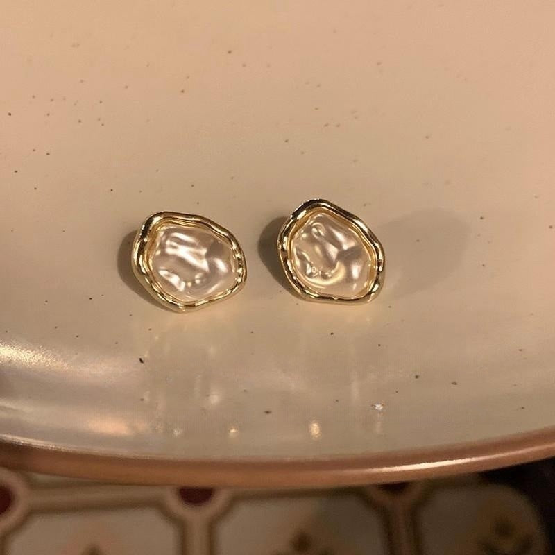 Bella Pearl earrings