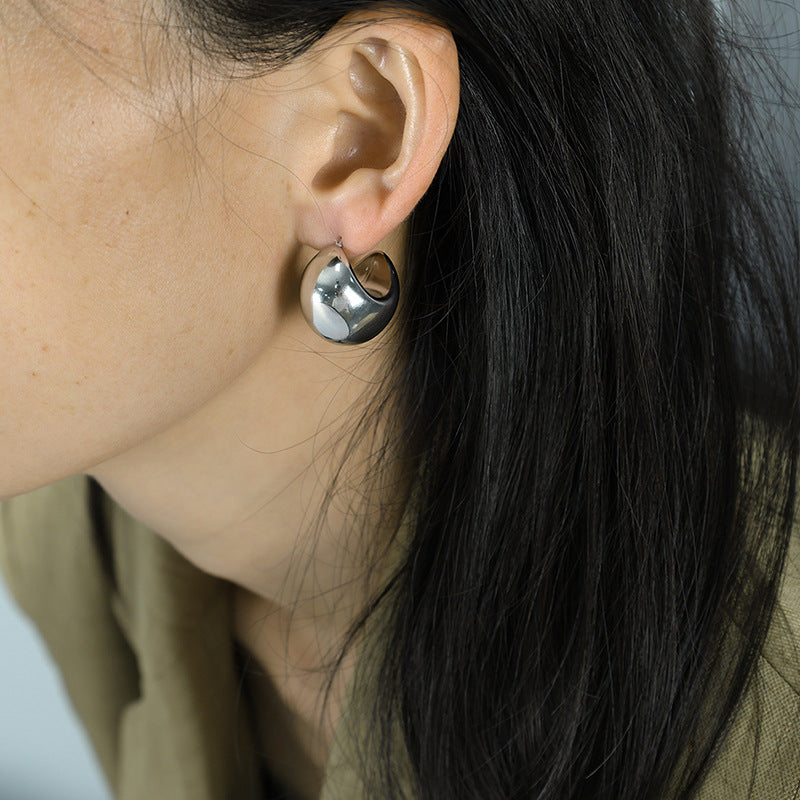 Classic moon earrings