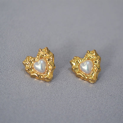 Sara heart earring