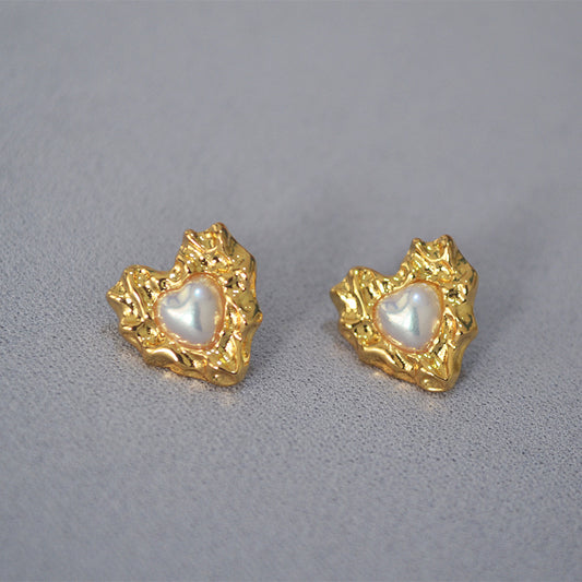 Sara heart earring