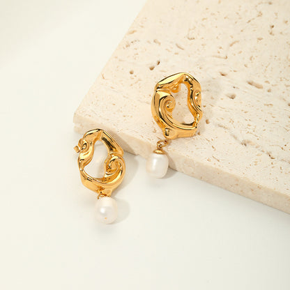 Maria Pearl earring